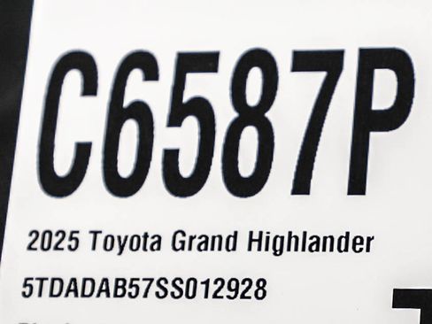 Used 2025 Toyota Grand Highlander AWD Hybrid image 30