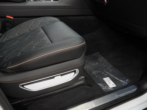 New 2025 Jeep Grand Wagoneer Series III w/ Rear Seat Video Group 1 image 43