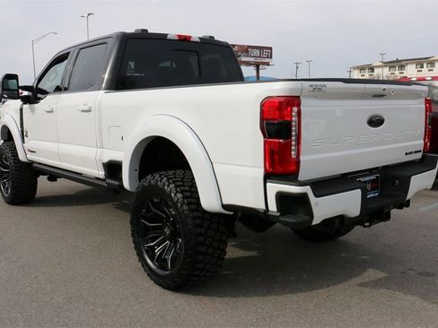 New 2026 Ford F250 Lariat w/ Black Appearance Package image 7