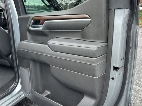 Used 2025 GMC Sierra 1500 SLT image 14