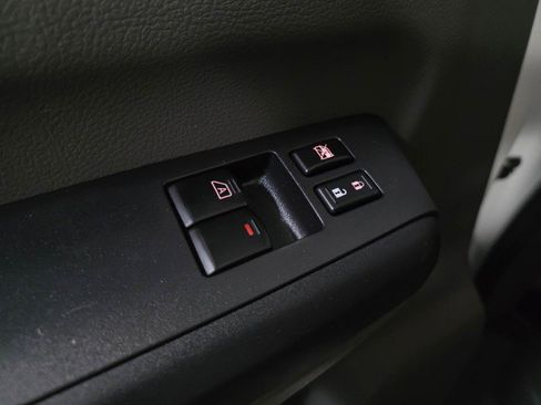 Used 2018 Nissan NV 3500 SL image 28