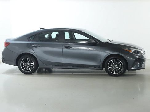 Used 2023 Kia Forte LXS FWD image 11