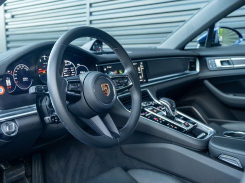 Certified 2022 Porsche Panamera 4 Platinum Edition AWD/4WD image 4
