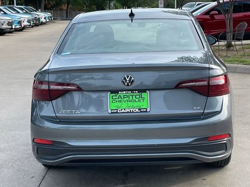 Used 2024 Volkswagen Jetta SE FWD image 5
