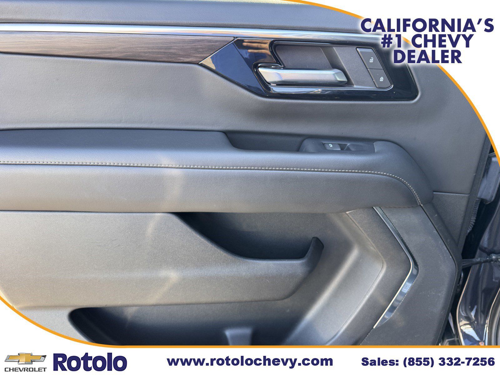 Used 2025 Chevrolet Suburban LT RWD image 15