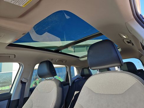 Used 2022 Volkswagen Taos SE image 12