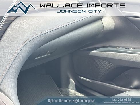 Used 2020 Toyota Camry XLE image 19