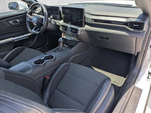 Used 2025 Ford Mustang Coupe RWD image 17
