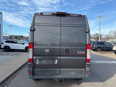 Used 2018 RAM ProMaster 2500 w/ Interior Convenience Group image 9