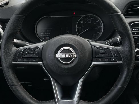Used 2024 Nissan Versa SR FWD image 12