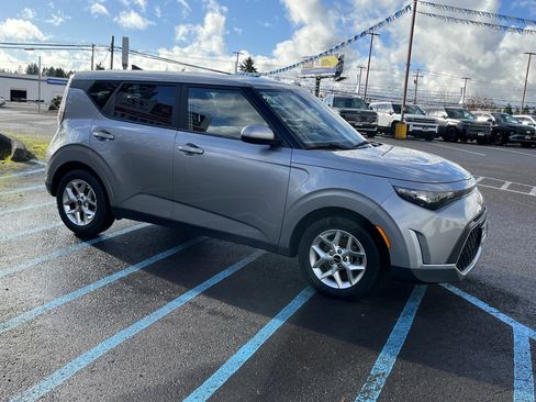Used 2023 Kia Soul LX w/ Option Group 015 image 7