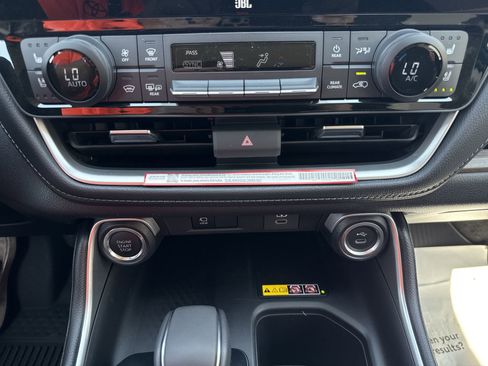 Used 2026 Toyota Grand Highlander Platinum image 17