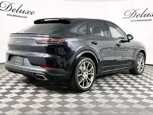Used 2022 Porsche Cayenne E-Hybrid Coupe image 6