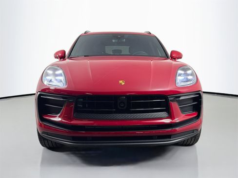 Certified 2023 Porsche Macan image 10