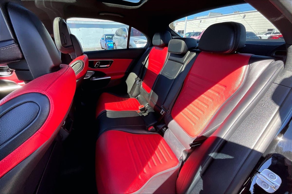 Used 2025 Mercedes-Benz C 300 Sedan image 23