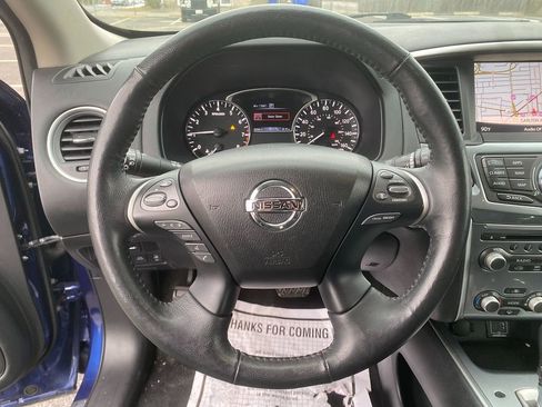 Used 2019 Nissan Pathfinder SL image 6