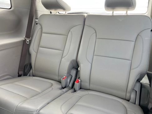 Used 2018 GMC Acadia SLT image 16