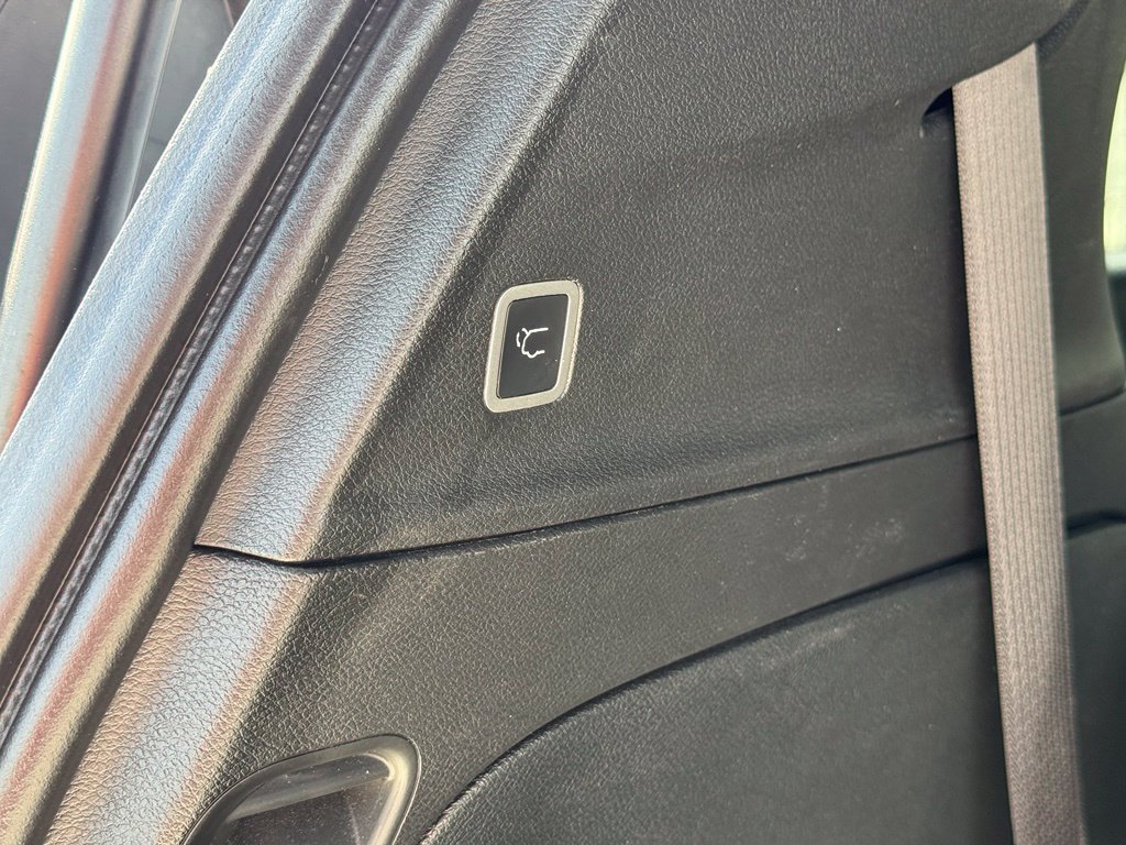 Used 2025 Chrysler Pacifica Select FWD image 29