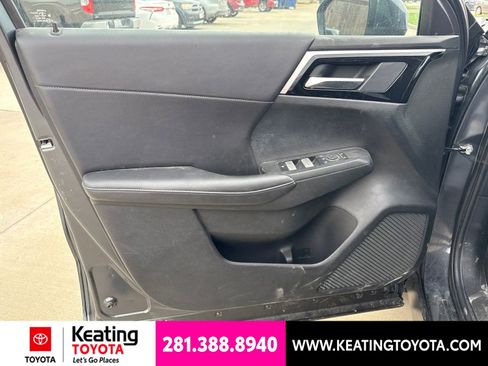 Used 2024 Mitsubishi Outlander SE AWD/4WD image 11