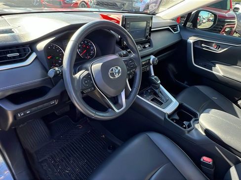 Used 2020 Toyota RAV4 XLE Premium image 23