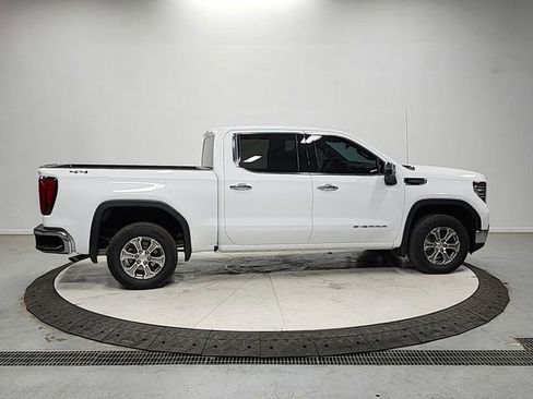 Used 2025 GMC Sierra 1500 SLT AWD/4WD image 8