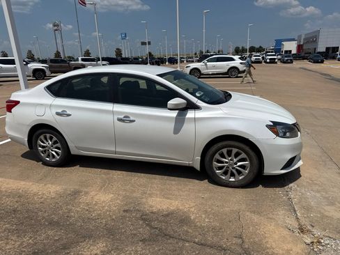 Used 2018 Nissan Sentra SV w/ All Weather Package FWD image 10