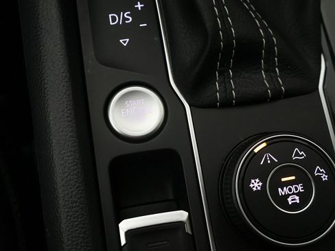 Used 2022 Volkswagen Atlas SE image 42