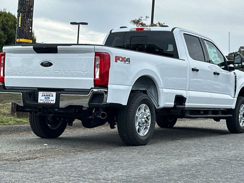 New 2026 Ford F250 XLT w/ FX4 Off-Road Package image 5