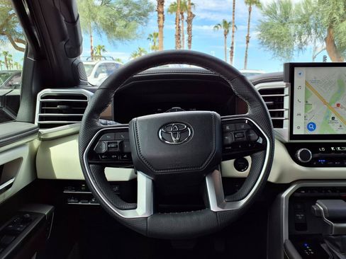 Used 2025 Toyota Sequoia Capstone AWD/4WD image 18