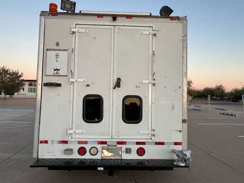 Used 2007 Chevrolet Express 3500 image 4