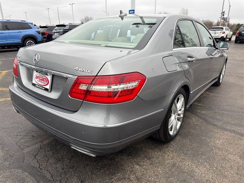 Used 2011 Mercedes-Benz E 550 4MATIC Sedan image 5