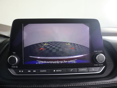 Used 2023 Nissan Rogue SV image 40