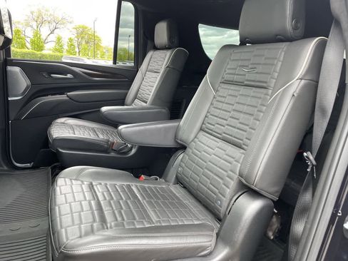 Used 2024 Cadillac Escalade ESV Sport Platinum w/ LPO, ONYX Package AWD/4WD image 20