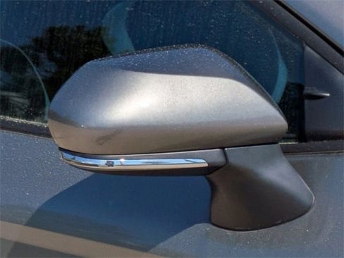 Used 2025 Toyota Camry SE image 12