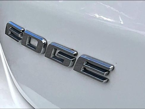 Used 2020 Ford Edge Titanium image 9