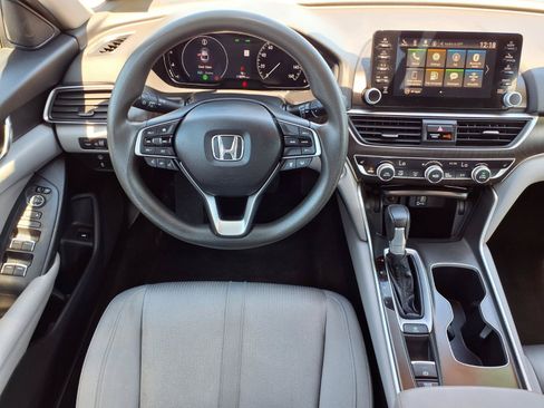 Used 2018 Honda Accord EX image 6