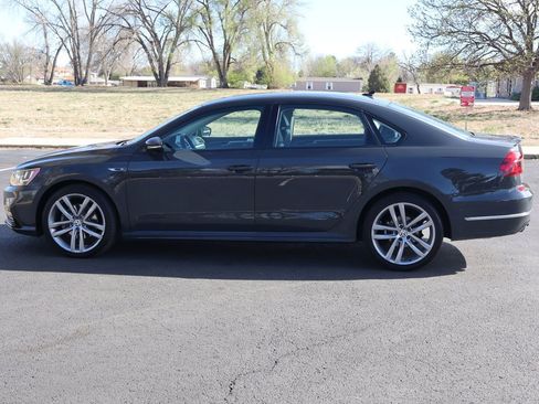 Used 2018 Volkswagen Passat 2.0T R-Line image 9