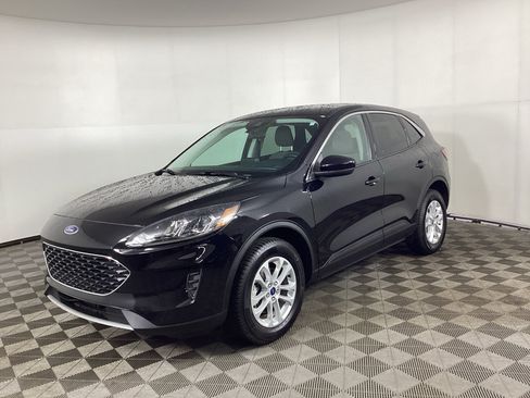 Used 2021 Ford Escape SE w/ Cold Weather Package AWD/4WD image 5