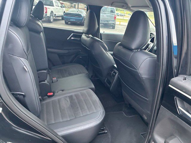 Used 2025 Mitsubishi Outlander SE FWD image 56