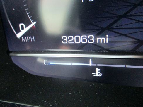 Used 2024 GMC Yukon SLT w/ SLT Luxury Package AWD/4WD image 35