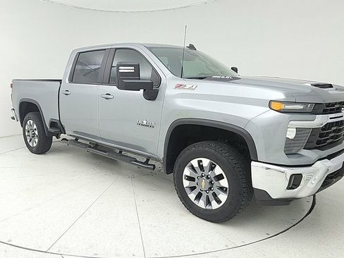 Used 2024 Chevrolet Silverado 2500 LT w/ Texas Edition AWD/4WD image 8