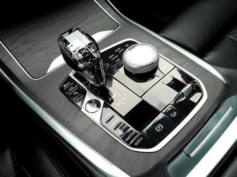 Used 2020 BMW X7 M50i image 20