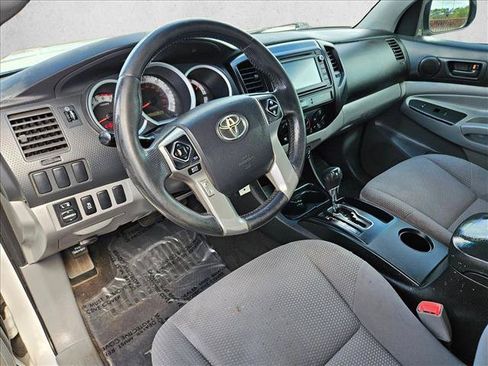 Used 2014 Toyota Tacoma PreRunner w/ Convenience Package RWD image 12
