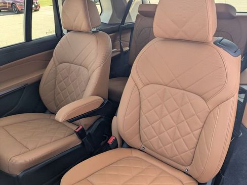 Used 2023 BMW X7 xDrive40i w/ Premium Package image 32