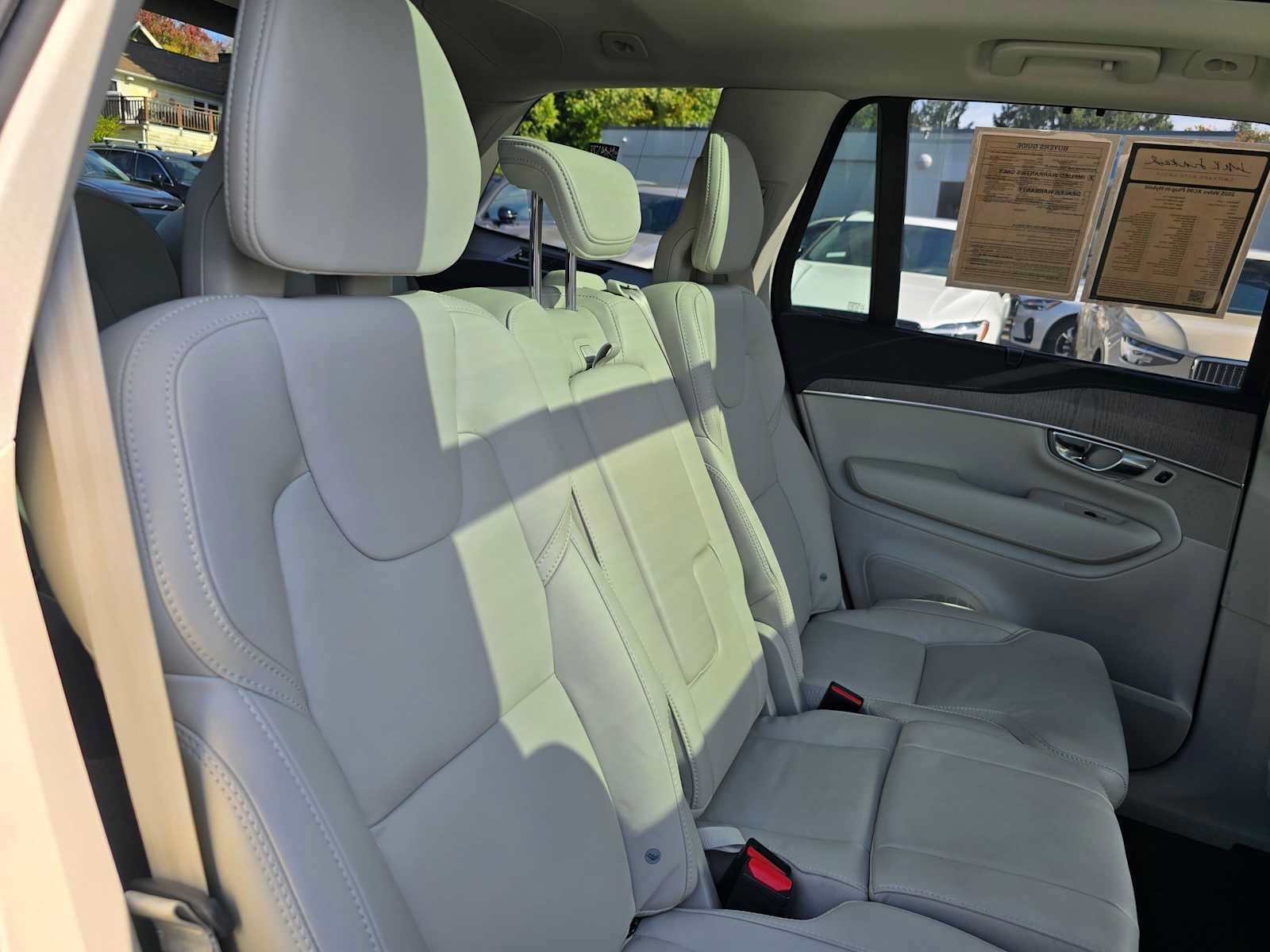 Certified 2025 Volvo XC90 T8 Ultra w/ Protection Package Premier AWD/4WD image 14