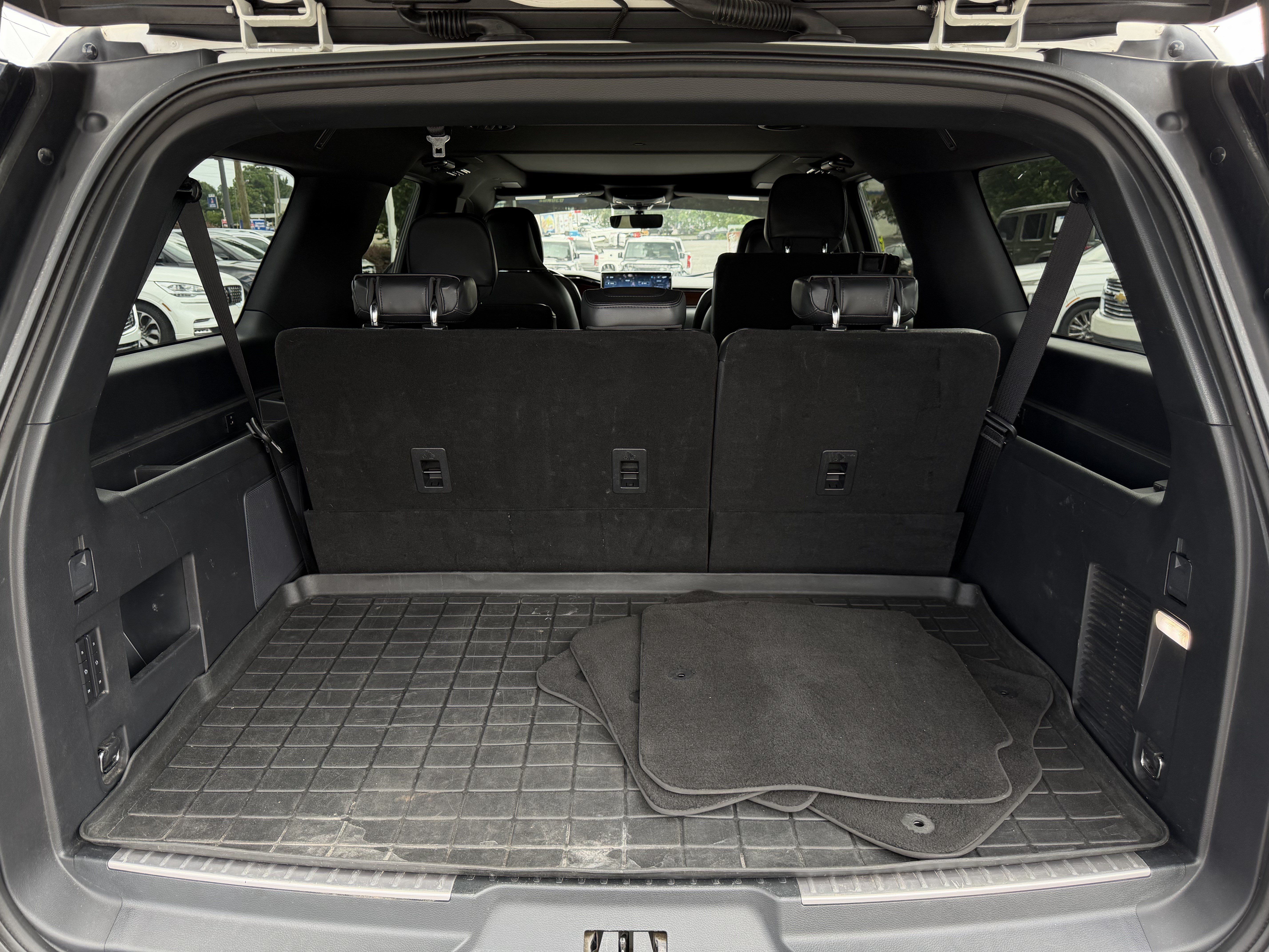 Used 2023 Lincoln Navigator L Reserve RWD image 33