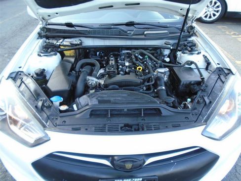 Used 2013 Hyundai Genesis 2.0T RWD image 18