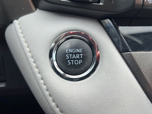Used 2014 Toyota RAV4 Limited AWD/4WD image 24
