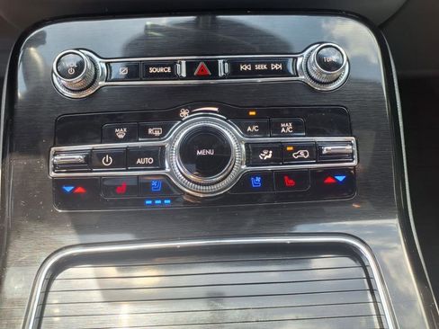 Used 2022 Lincoln Nautilus Reserve image 20