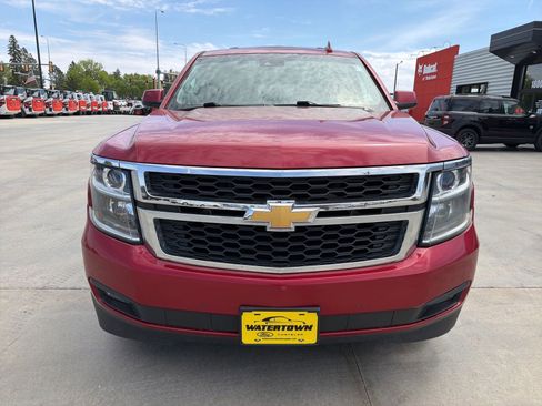Used 2015 Chevrolet Suburban LT w/ Luxury Package AWD/4WD image 3